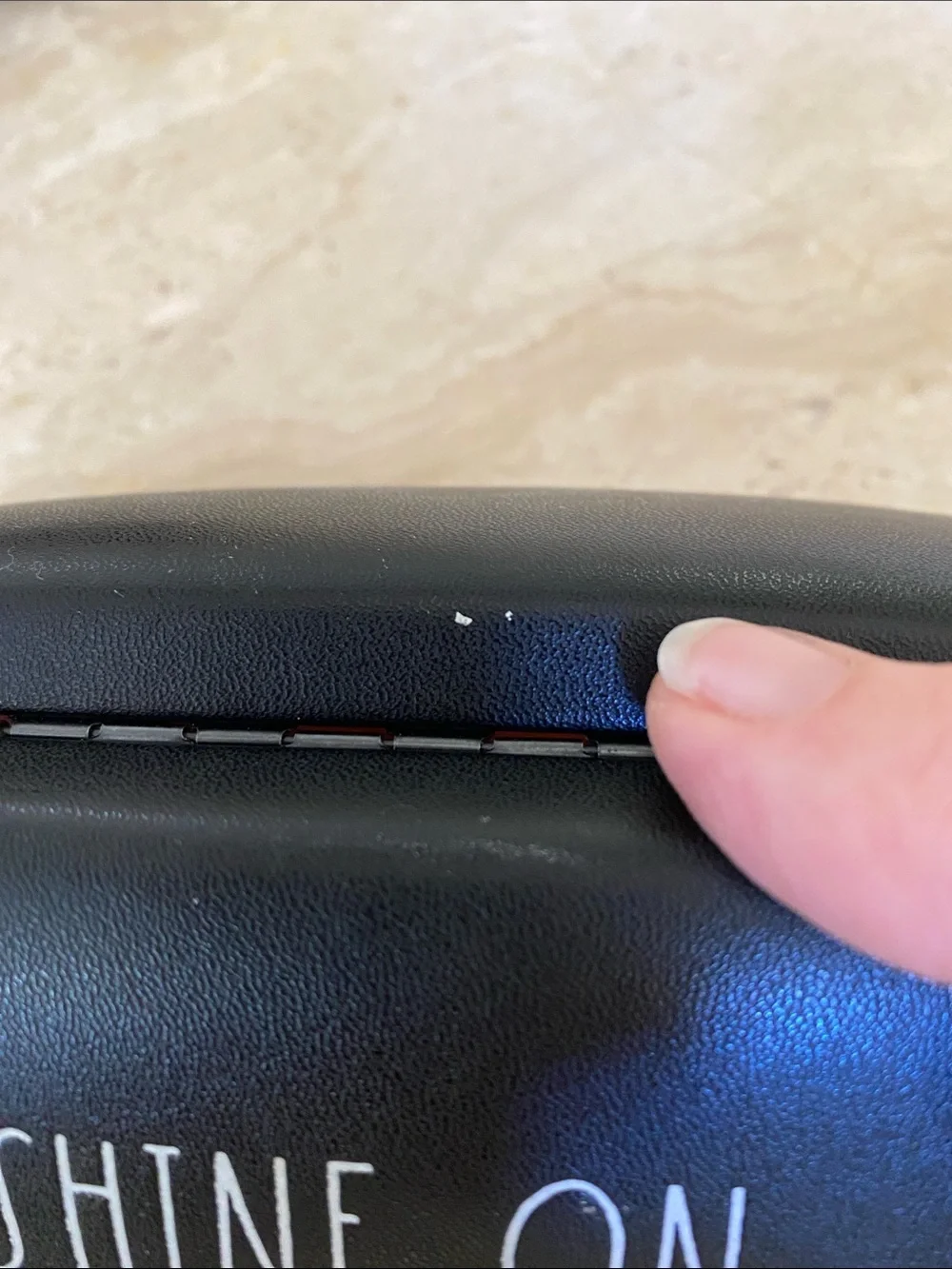 FREE SHINE ON Glasses Case
